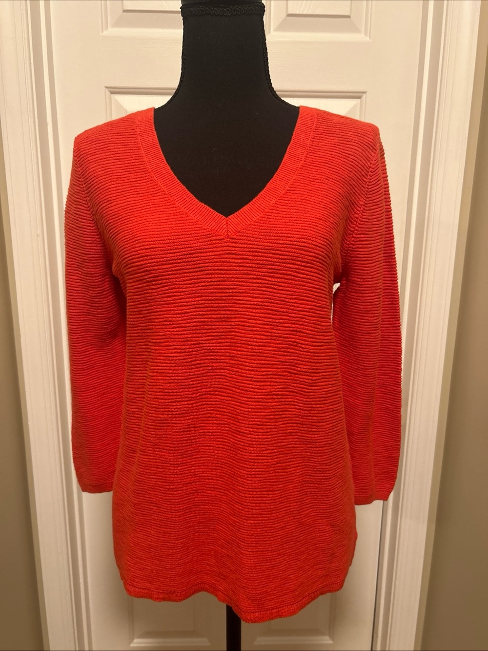 Women’s LOFT Orange V-Neck Sweater size Small
